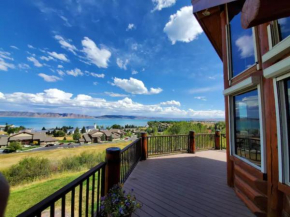Bear Foot Lodge - Amazing Views! Arcade, Hot Tub, Family Fun Cabin!